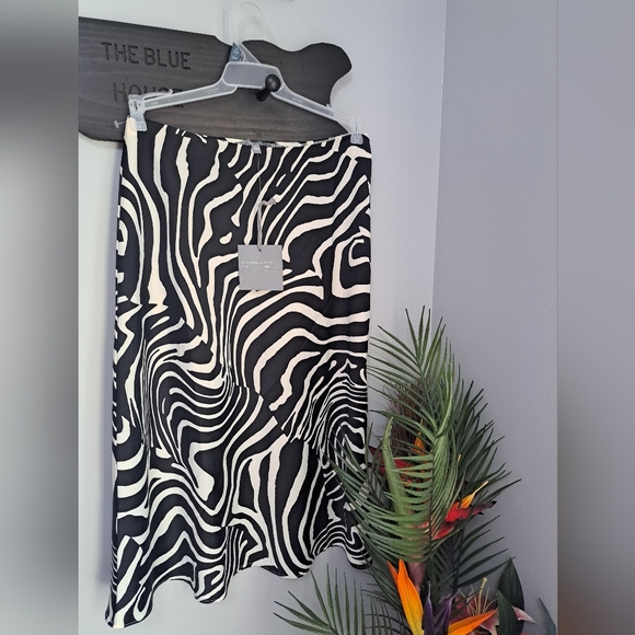 Zebra Print Skirt Size Meduim  #New - Picture 1 of 5